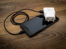 5 coisas a considerar ao comprar um carregador de celular